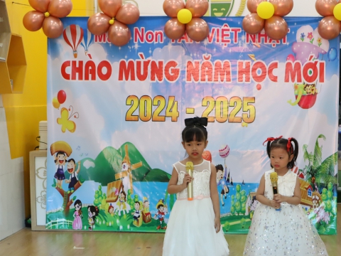 CÁC BÉ KHAI GIẢNG NĂM HỌC 2024 - 2025