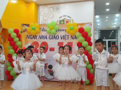 Hình ảnh các hoạt động học tập, vui chơi của cô và trò Mầm Non Tân Việt Nhật